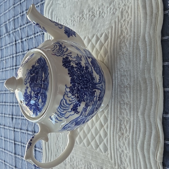 Vintage Blue Willow Windsor Tea Pot Made In England - Picture 4 of 4